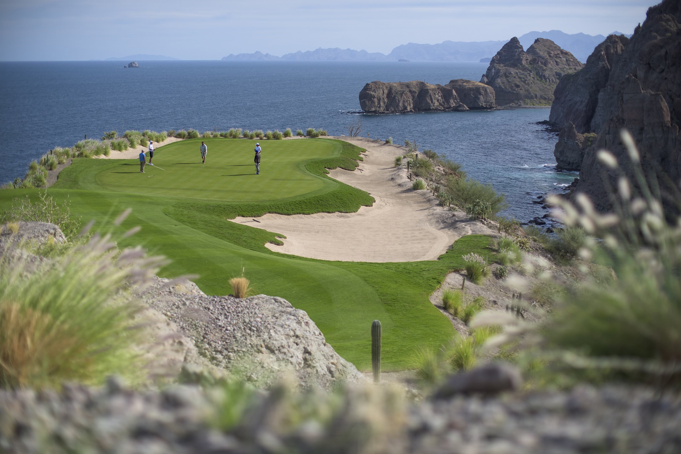 Jugar golf frente al mar en loreto