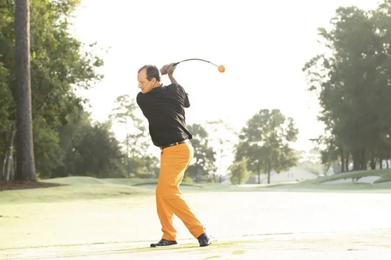 Orange Whip – Soporte para Entrenamiento de Golf
