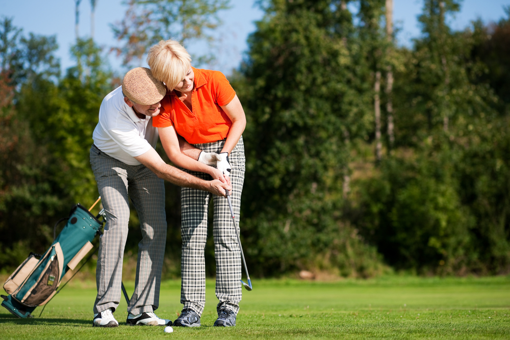 Romance en el Campo de Golf – Consejos para Jugar con Tu Pareja