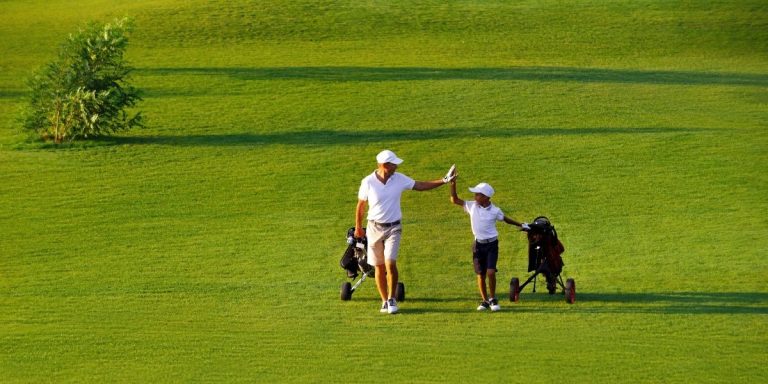 Vacaciones familiares de golf: Planifica el verano perfecto